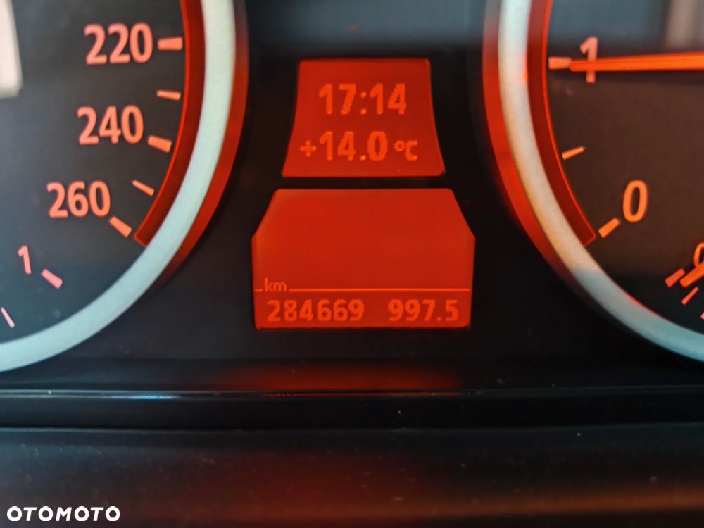 BMW Seria 5 525i Touring - 21