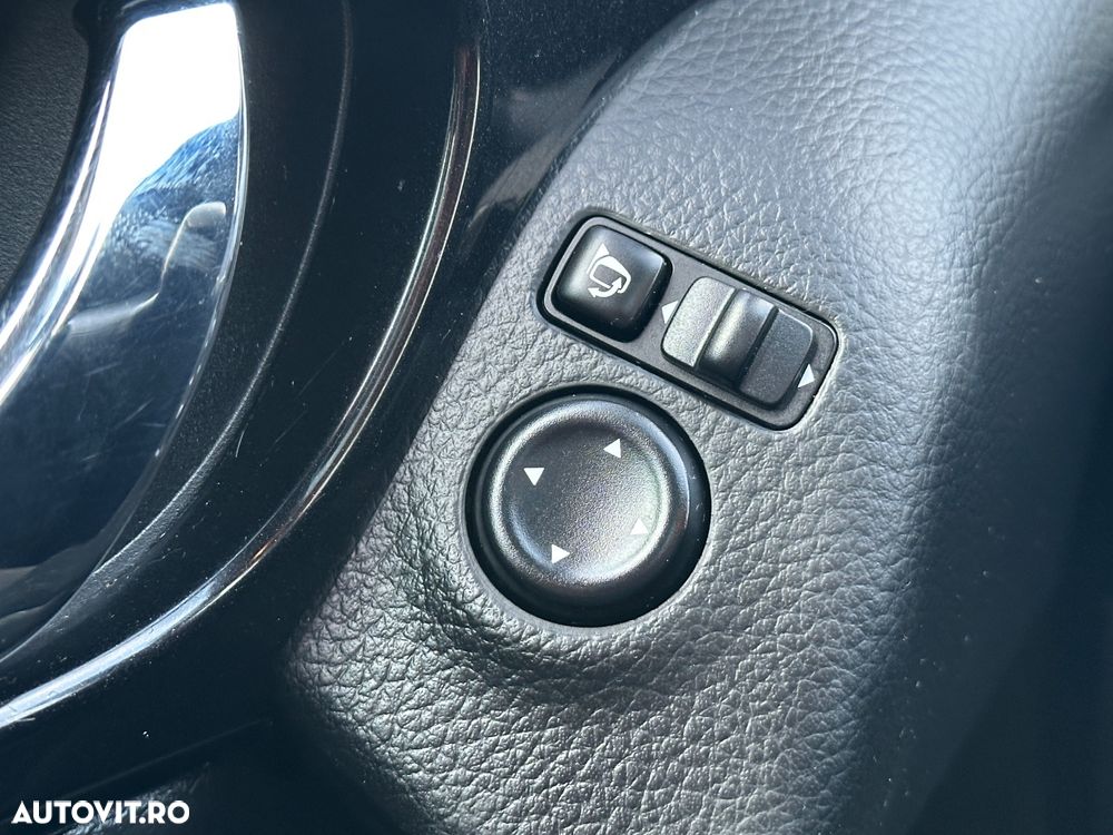 Nissan Qashqai 1.6 DIG-T N-Connecta - 13