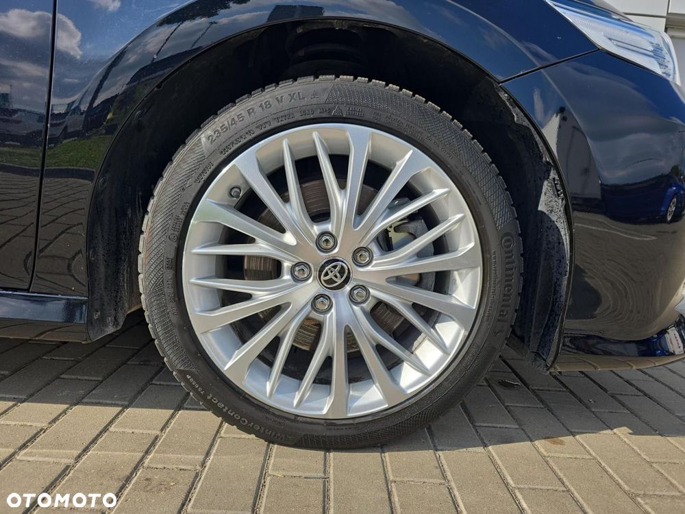 Toyota Camry - 18