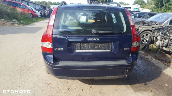 VOLVO V50  KOMBI 2005 rok TYLNA PRAWA LAMPA LAMPA TYŁ PRAWA