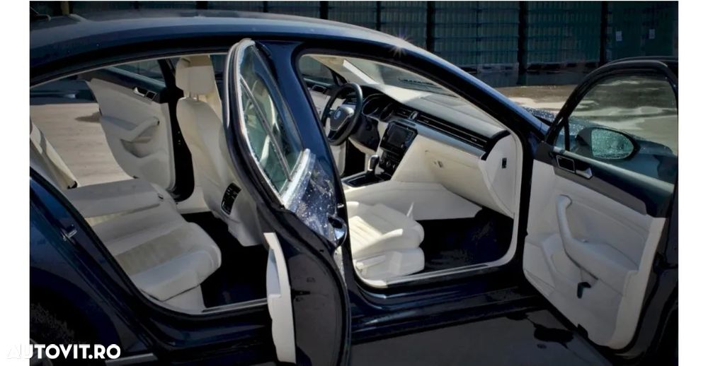 Volkswagen Passat - 12