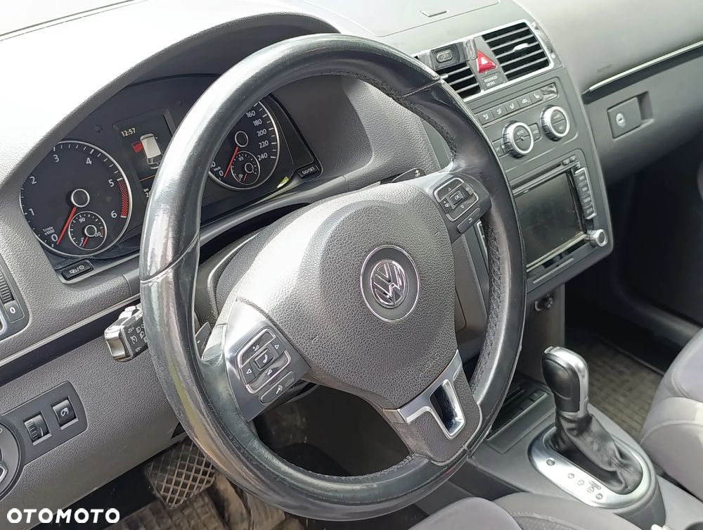 Volkswagen Touran 2.0 TDI DPF DSG Highline - 10