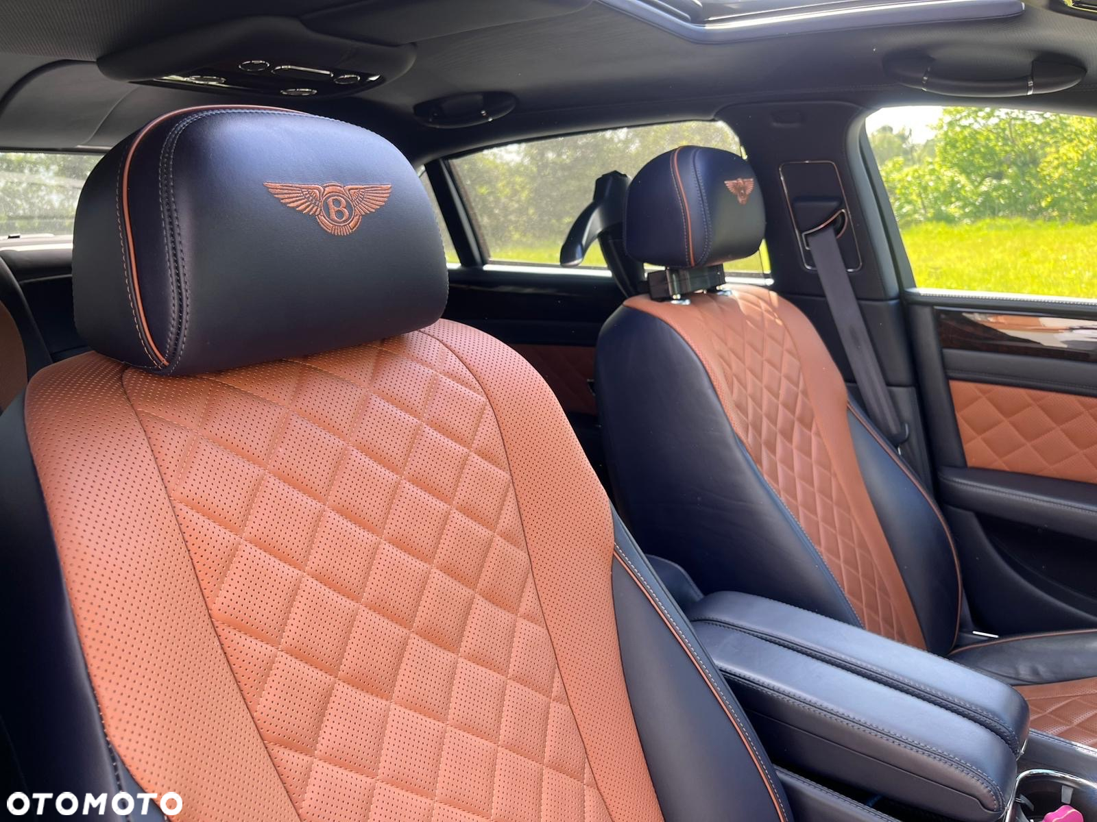 Bentley Flying Spur V8 S - 23