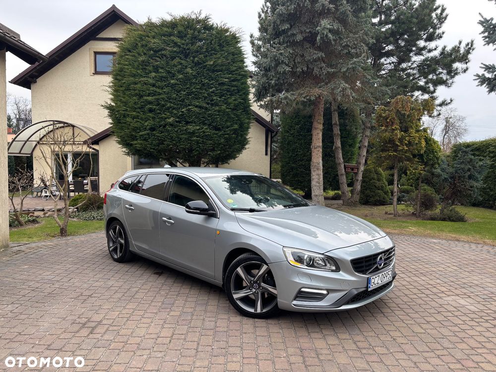 Volvo V60 D4 Drive-E R-Design Summum - 1