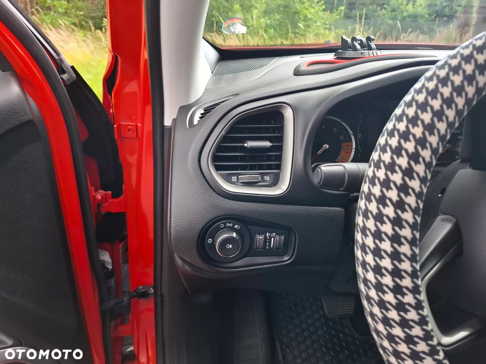 Jeep Renegade - 16
