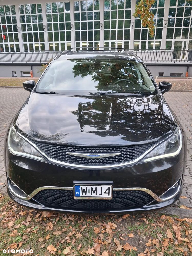 Chrysler Pacifica - 2