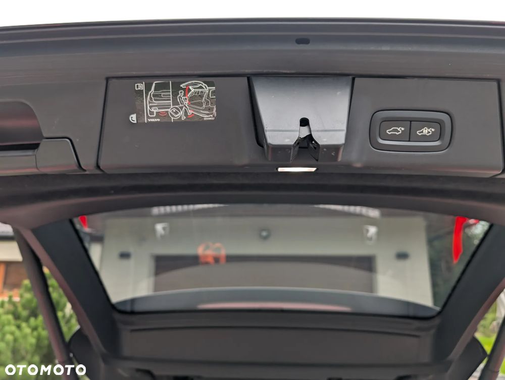 Volvo V90 Cross Country - 12