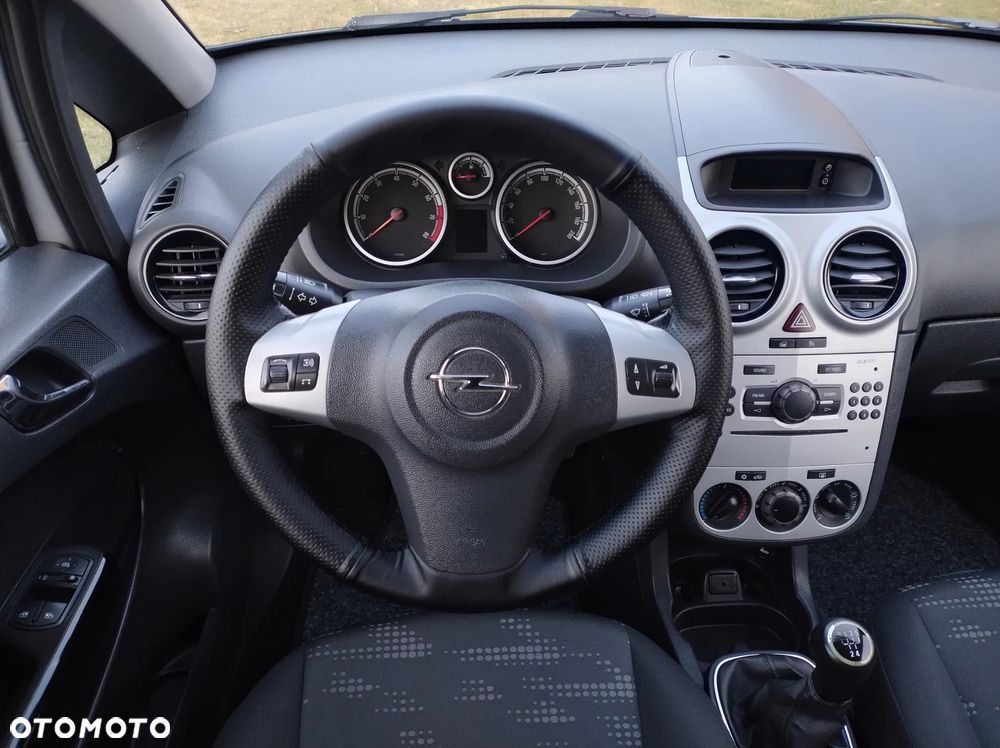 Opel Corsa 1.2 16V Cosmo - 23