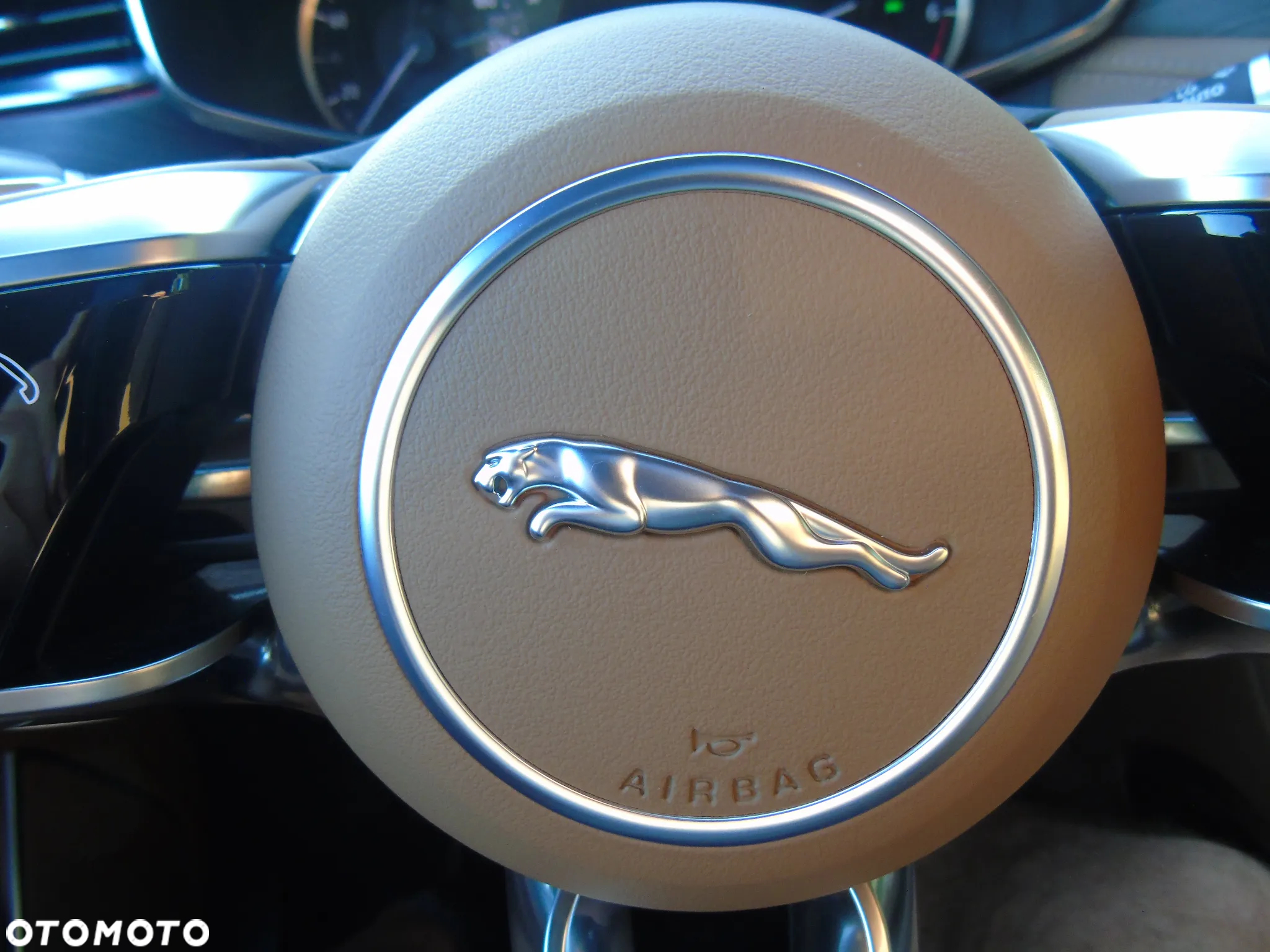 Jaguar F-Pace - 23