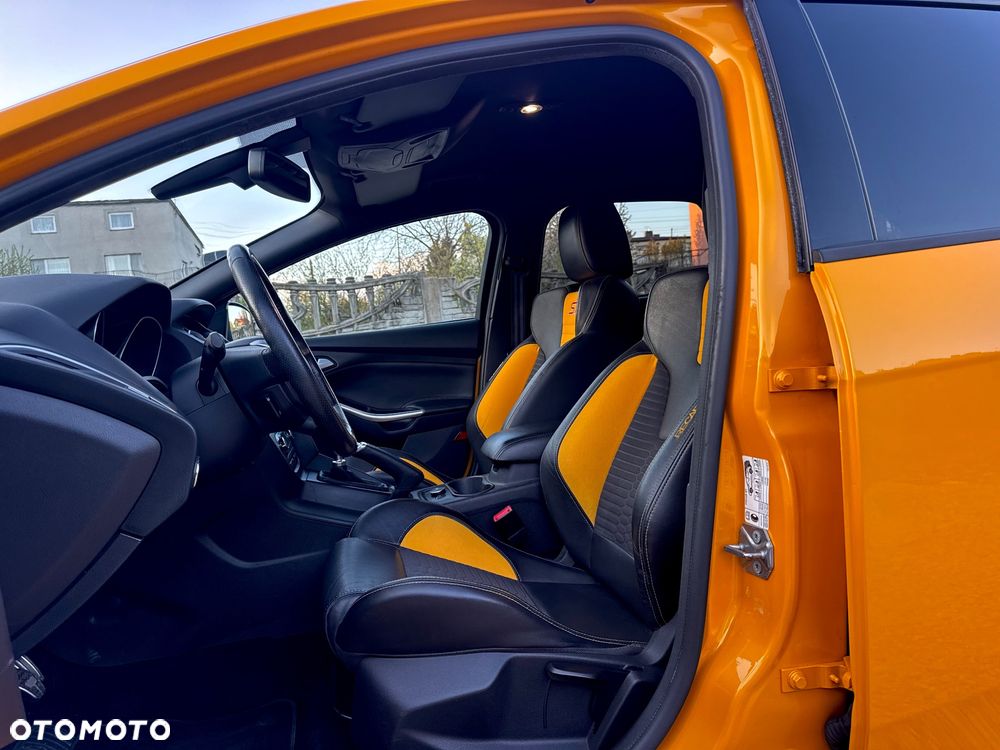 Ford Focus 2.0 EcoBoost ST mit Leder-Sport-Paket - 23