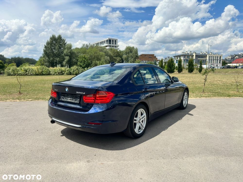 BMW Seria 3 320d Luxury Line - 24