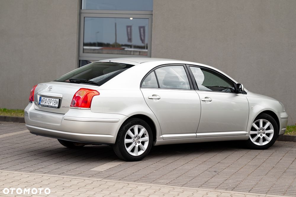 Toyota Avensis 1.8 VVT-i Executive - 11