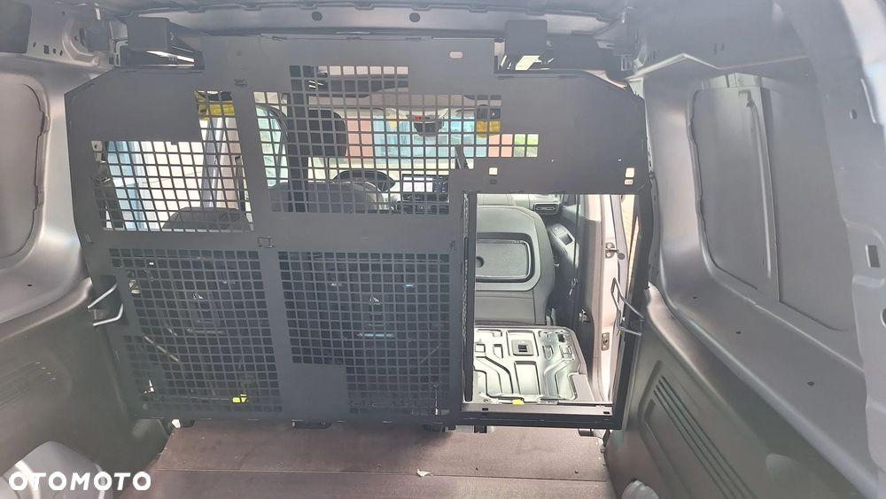 Peugeot Partner Furgon 5-miejscowy BlueHDi 100 KM S&S M6 Wiele możliwości - 16