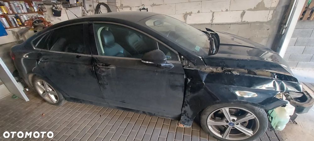 Ford Fusion - 4