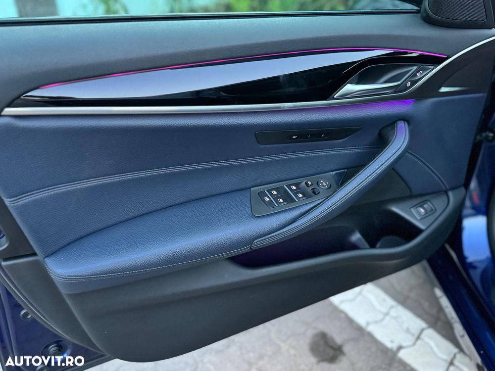 BMW Seria 5 530d xDrive AT - 32