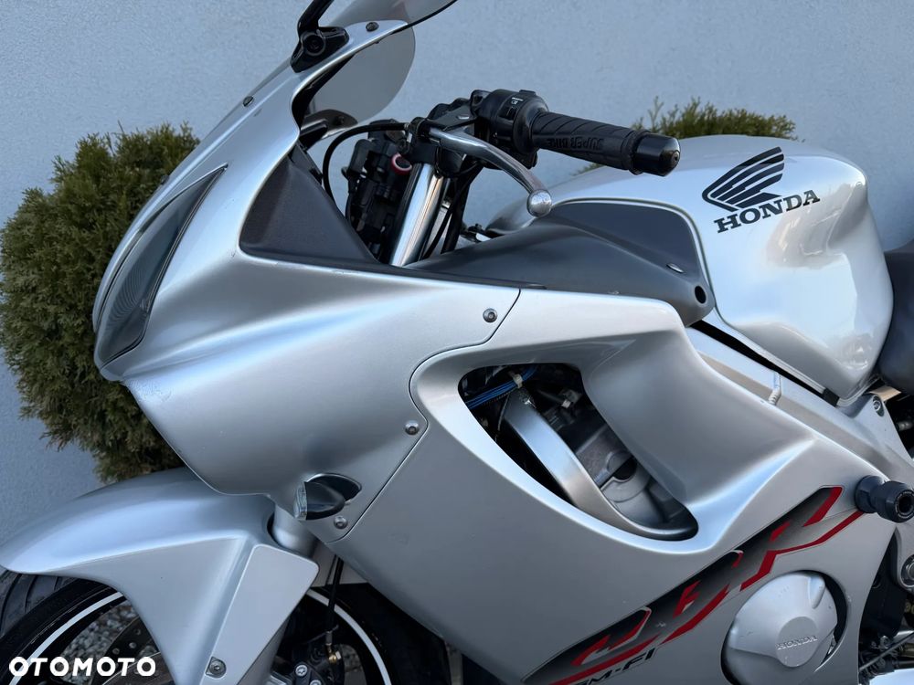 Honda CBR - 36