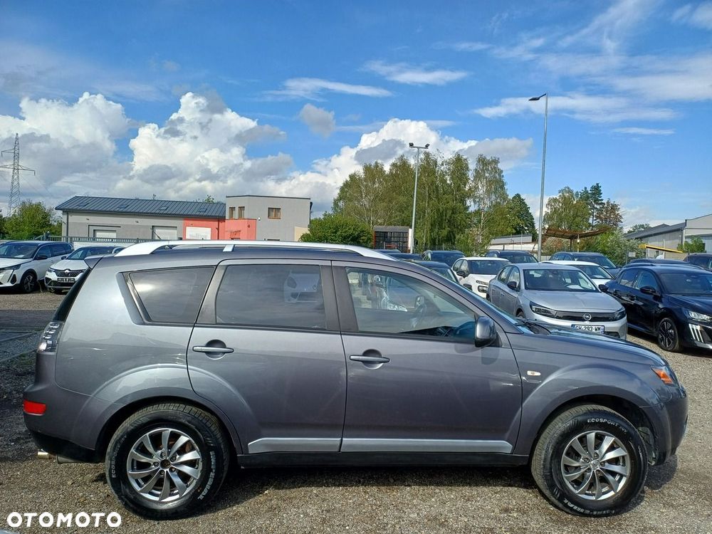 Mitsubishi Outlander - 8