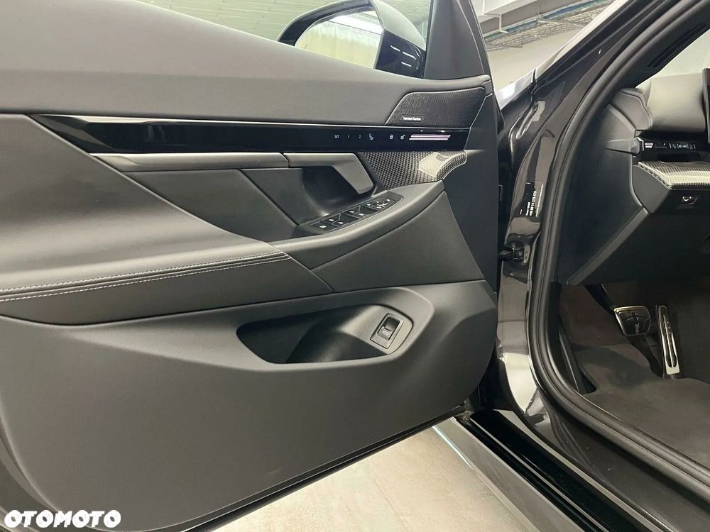 BMW Seria 5 520d xDrive mHEV - 6