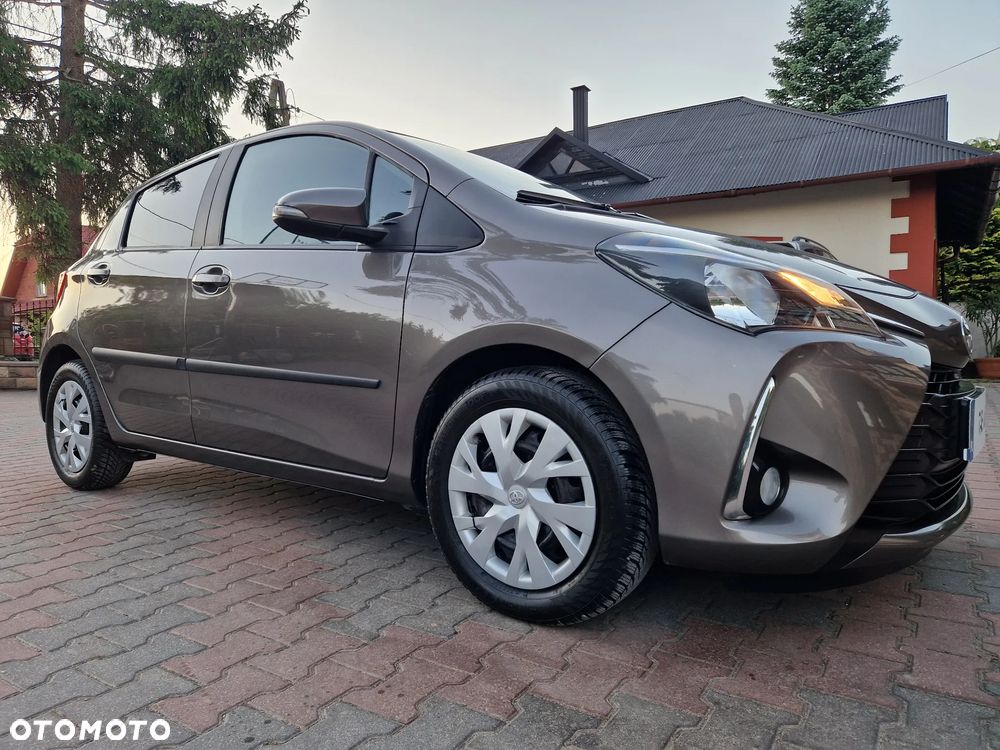 Toyota Yaris 1.5 Premium - 10