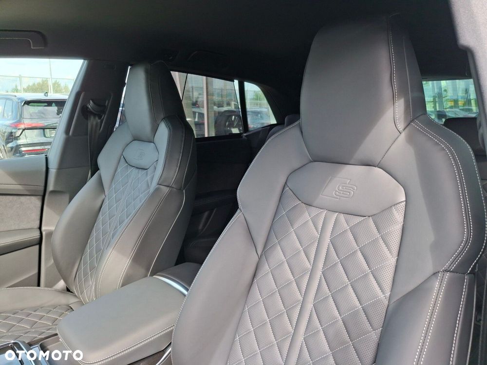 Audi Q8 - 30