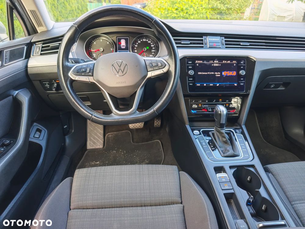 Volkswagen Passat - 20