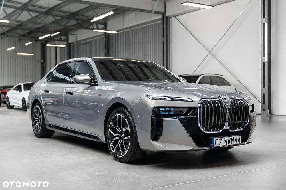 BMW Seria 7 740d xDrive mHEV M Sport sport - 7