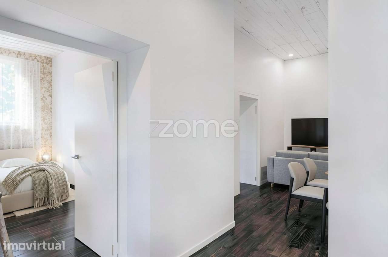 Moradia T4 Renovada, distribuída em dois apartamentos T2 - Grande imagem: 5/37