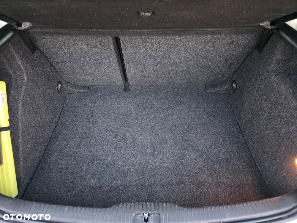 Volkswagen Golf - 16