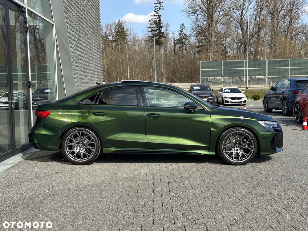 Audi RS3 Limousine - 4