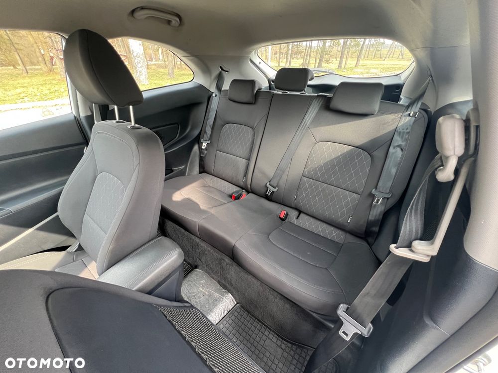 Kia Rio 1.4 crdi M - 14