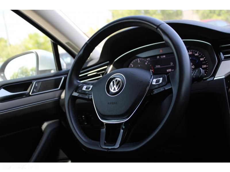 Volkswagen Passat Variant 2.0 TDI BMT Highline DSG - 10