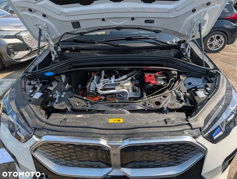 BMW iX2 xDrive30 - 6