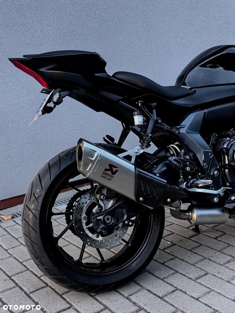 Yamaha R7 - 11
