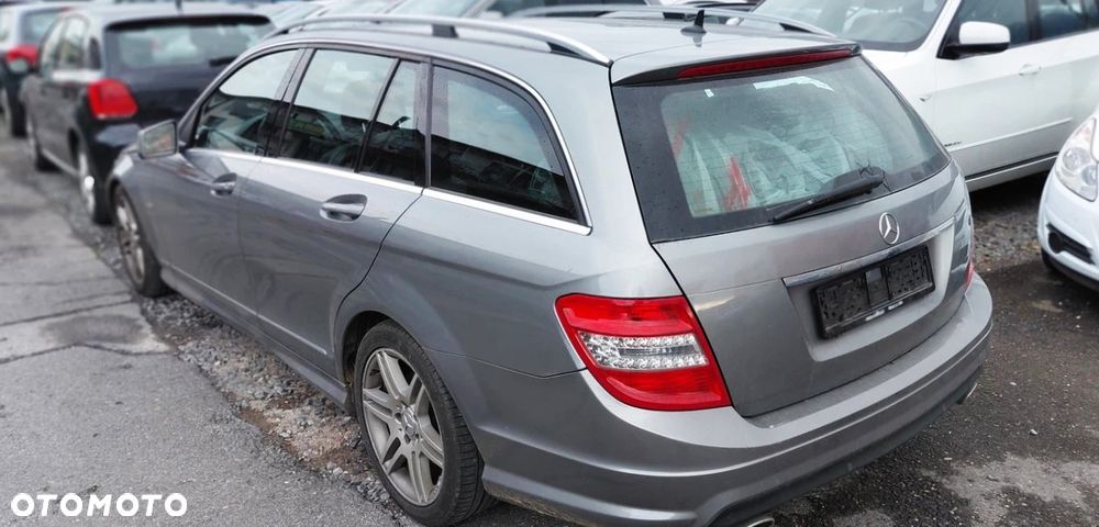 Mercedes-Benz Klasa C 320 CDI DPF 4Matic 7G-TRONIC Elegance - 7