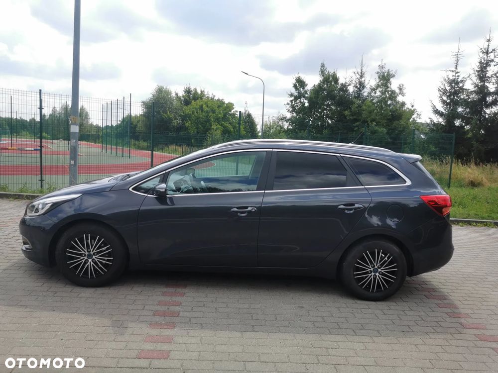 Kia Ceed 1.6 GDI Dream-Team Edition - 3