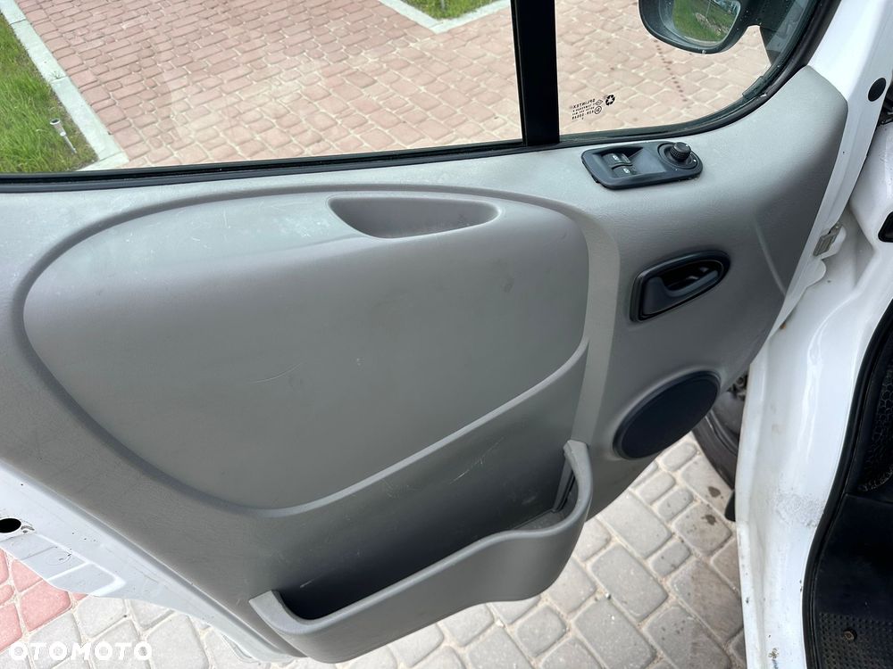 Renault trafic - 18