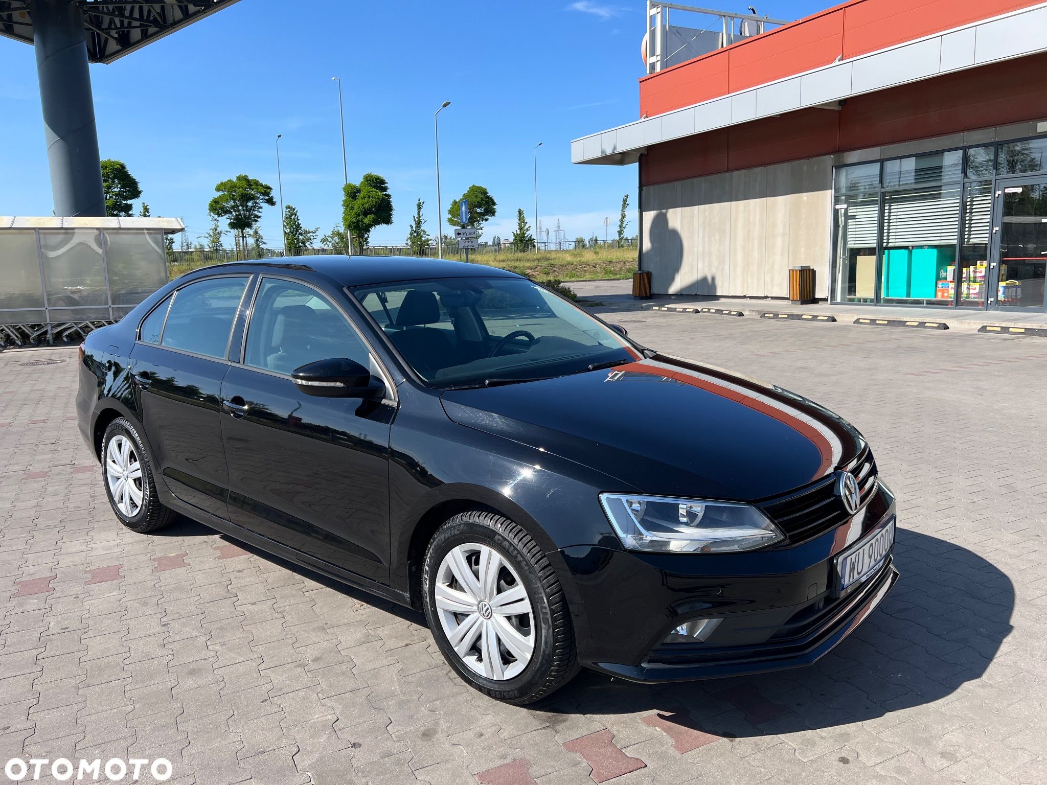 Volkswagen Jetta - 1