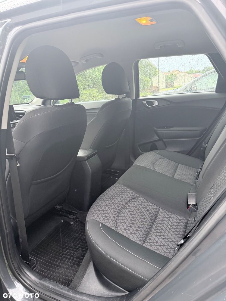 Kia Ceed 1.6 CRDi mHEV L - 7