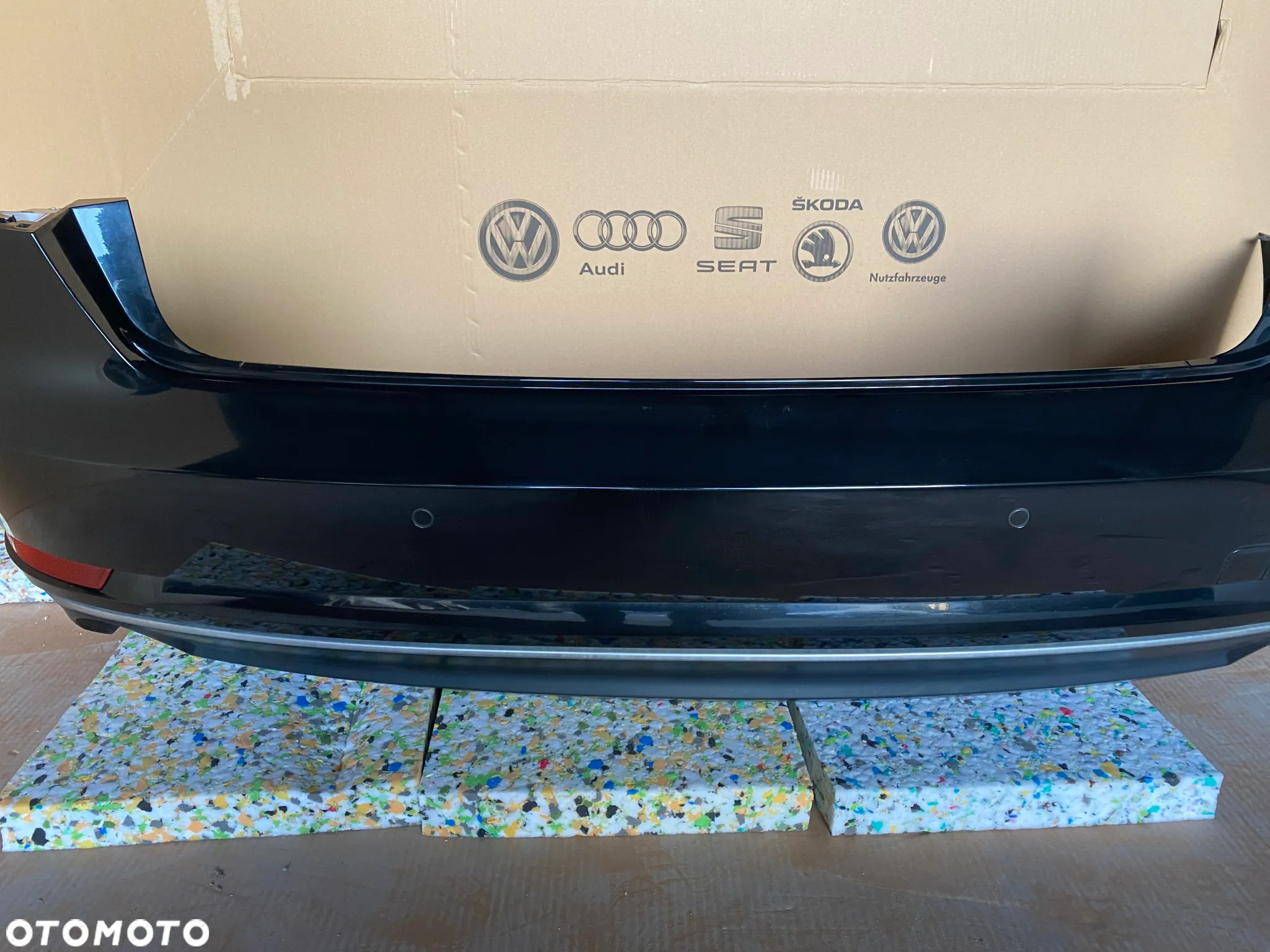 Audi A4 8W B9 SEDAN Zderzak tył kompletny czujnik dyfuzor LY9T 28km - 5