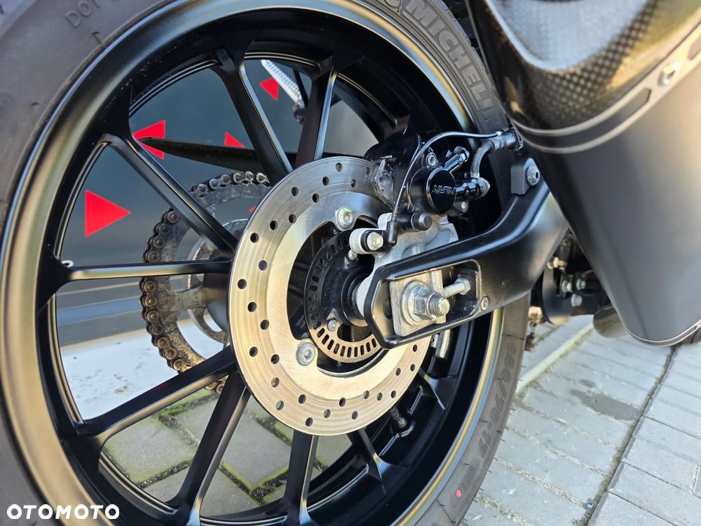 Yamaha YZF - 22