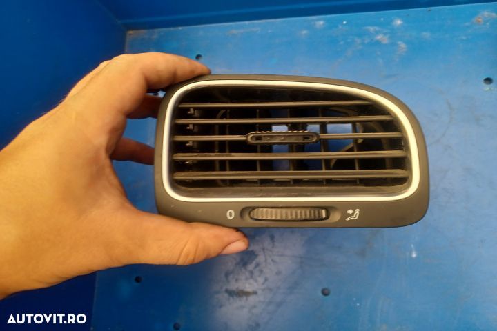 Grila ventilatie bord dreapta 5K0819710D 5K0819704K Volkswagen VW Gol - 2
