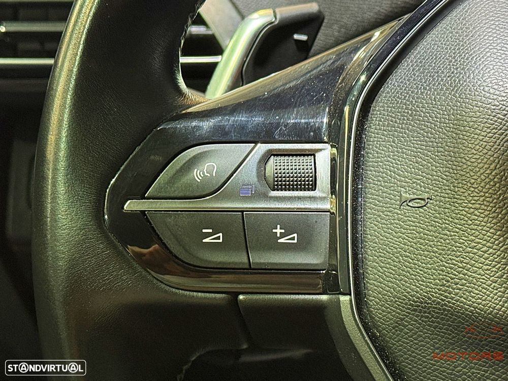Peugeot 3008 1.2 PureTech Allure Pack EAT8 - 24