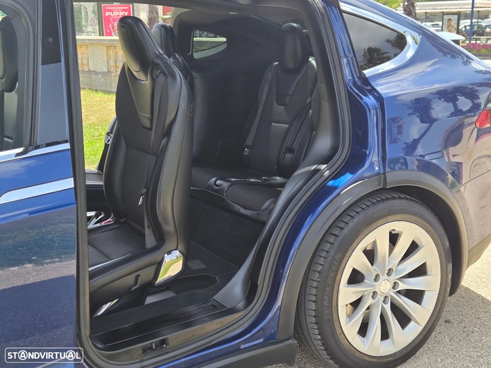 Tesla Model X 100D - 21