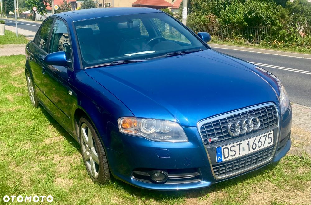 Audi A4 Limousine - 1