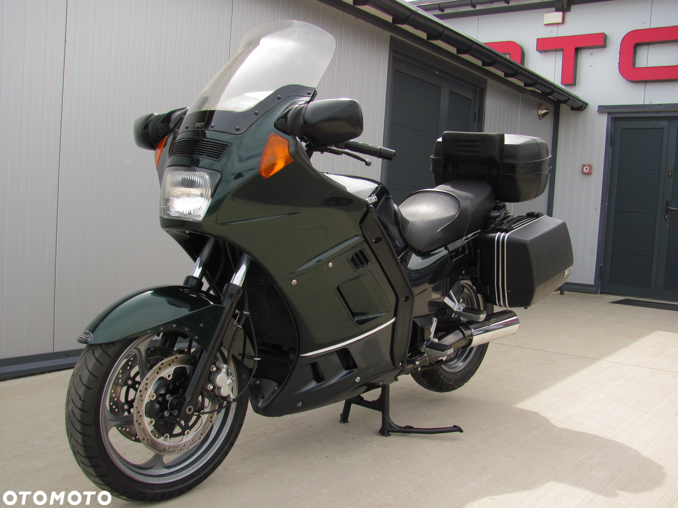 Kawasaki 1000 GTR - 17