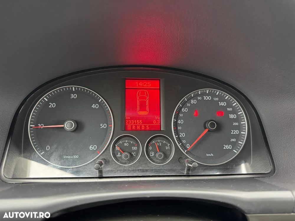 Volkswagen Touran 2.0 TDI DPF DSG Cross - 8