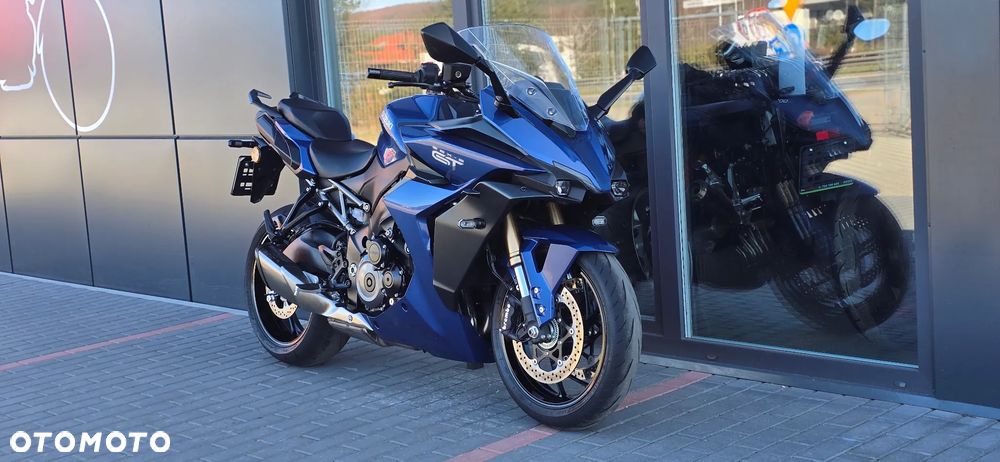 Suzuki GSX - 6
