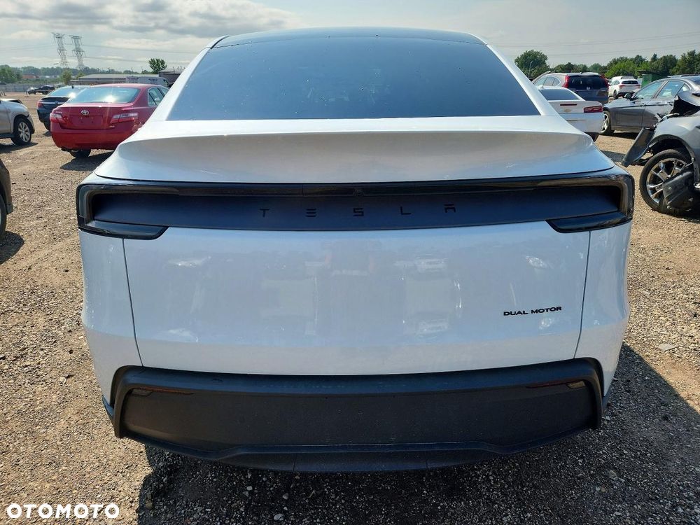 Tesla Model Y Premium Long Range Dual Motor AWD - 6