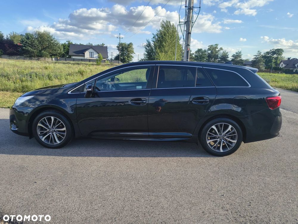 Toyota Avensis 1.8 Active - 8