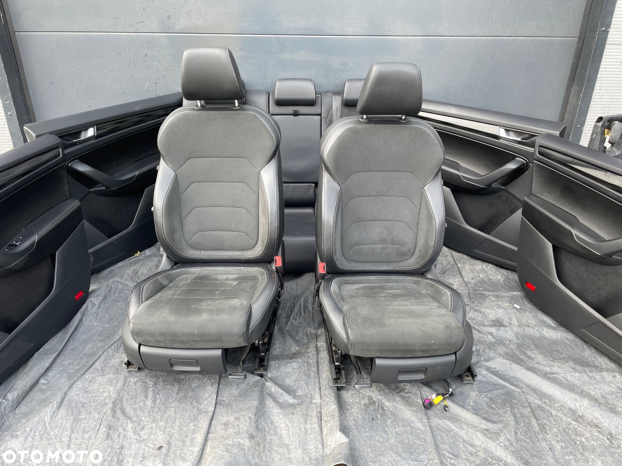 VW KODIAQ fotele kanapa wnetrze skóra alkantara super stan 28 tys przebiegu - 7